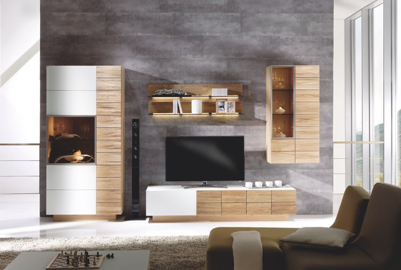 Weiße Applikationen & helles Holz