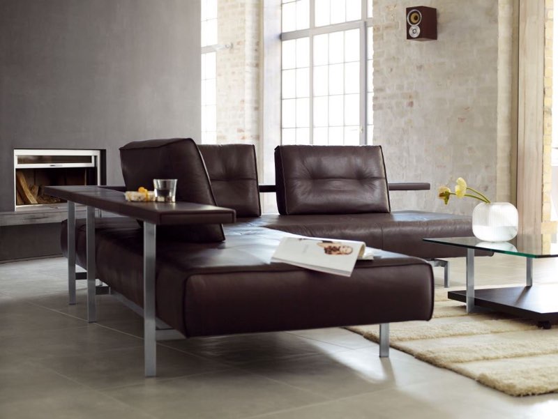 Regal-Ablage hinter dem Sofa