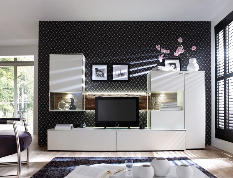 Muster-Tapeten als Style-UpgradeModerne Wohnwand im Wohnforum Wurster: Venjakob Sentino