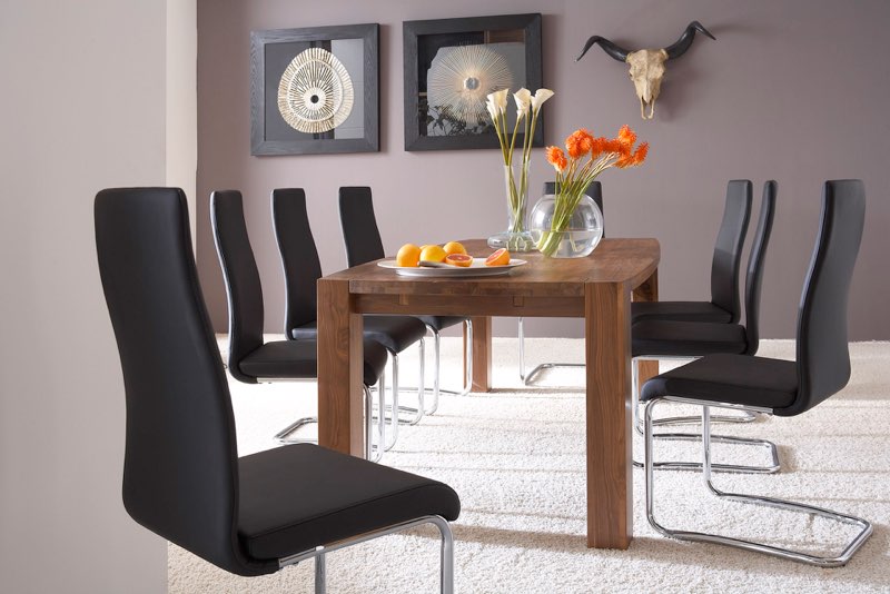 Planen Sie 70 cm Sitzplatz pro Person